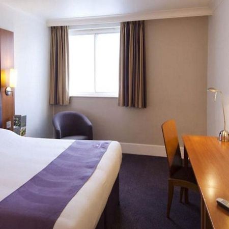 Premier Inn ポンティプール エクステリア 写真