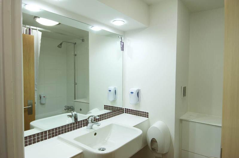 Premier Inn ポンティプール エクステリア 写真