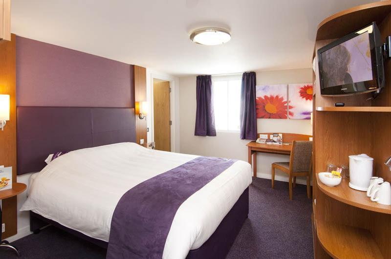 Premier Inn ポンティプール エクステリア 写真