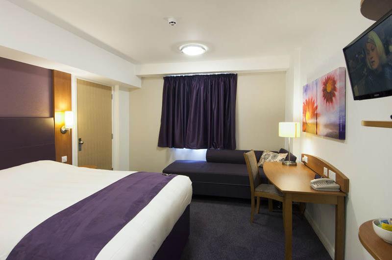 Premier Inn ポンティプール エクステリア 写真